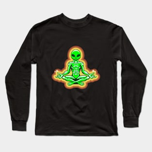 Aliens meditating in the universe Long Sleeve T-Shirt